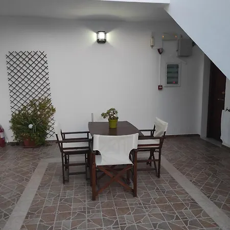 Vythos Apartment Adamantas (Milos)