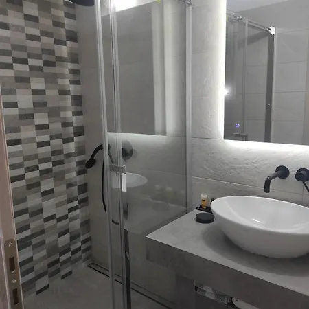 Vythos * Adamantas (Milos)